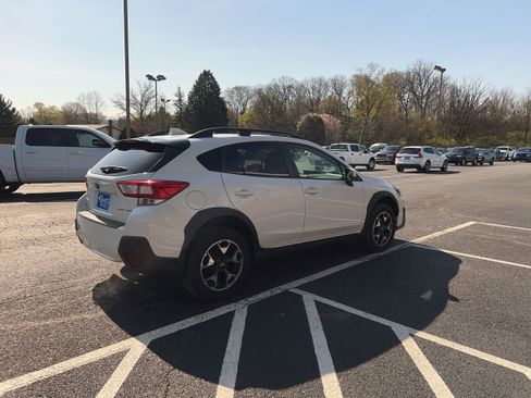Used 2019 Subaru Crosstrek 2.0i Premium w/ Moonroof Package image 6