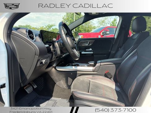 Used 2021 Mercedes-Benz GLA 250 4MATIC w/ AMG Line Exterior image 3