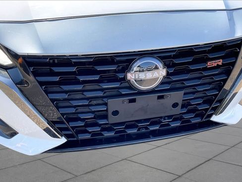 Used 2024 Nissan Altima 2.5 SR FWD image 28