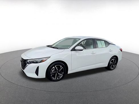 Used 2025 Nissan Sentra SV image 8