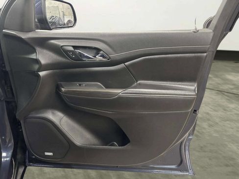 Used 2019 GMC Acadia SLT AWD/4WD image 23