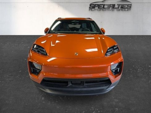 Used 2024 Porsche Macan 4 Electric w/ Sport Chrono Package AWD/4WD image 6