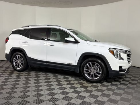 Used 2023 GMC Terrain SLT w/ Infotainment Package II AWD/4WD image 5
