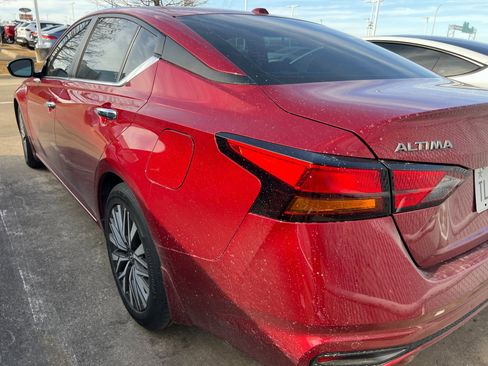 Used 2023 Nissan Altima 2.5 SV w/ SV Premium Package image 13