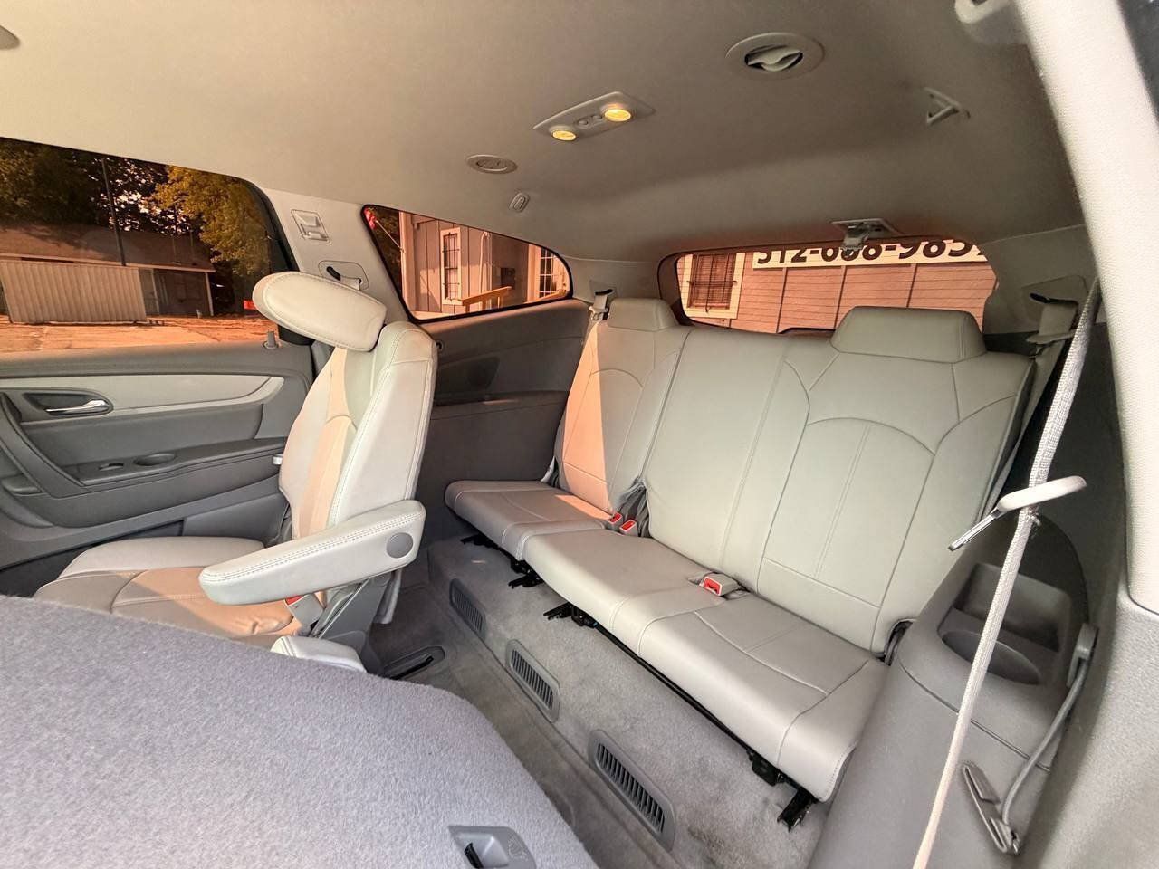 Used 2017 Chevrolet Traverse LT FWD image 19