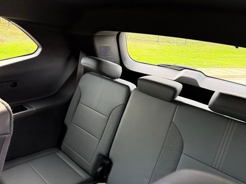 Used 2024 GMC Acadia AT4 w/ Super Cruise Package image 28