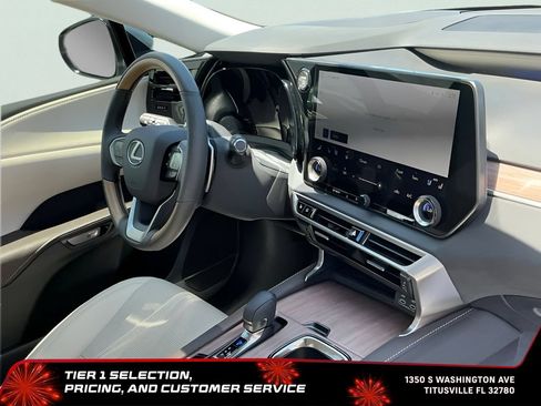 Used 2025 Lexus RX 350 w/ Convenience Package AWD/4WD image 17