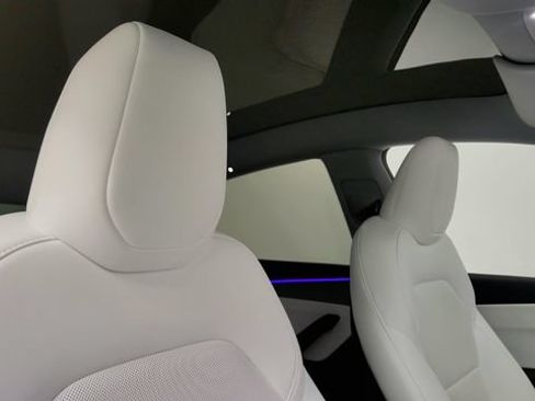 Used 2026 Tesla Model Y 2WD image 33