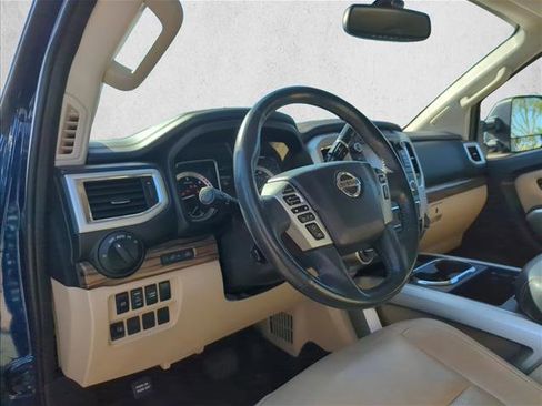 Used 2016 Nissan Titan SL image 14