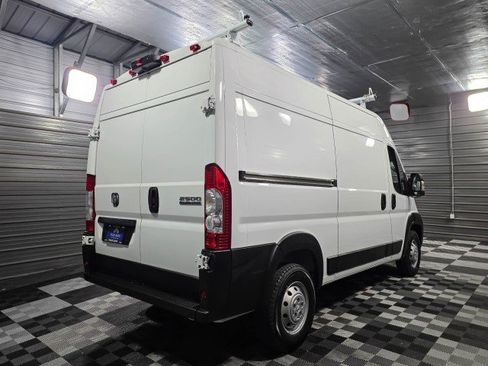 Used 2023 RAM ProMaster 2500 w/ Driver Convenience Group image 5