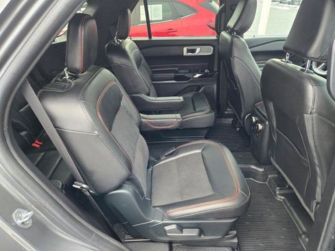 Used 2023 Ford Explorer ST-Line w/ Class IV Trailer Tow Package image 10