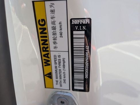 Used 2024 Ferrari Roma RWD image 27