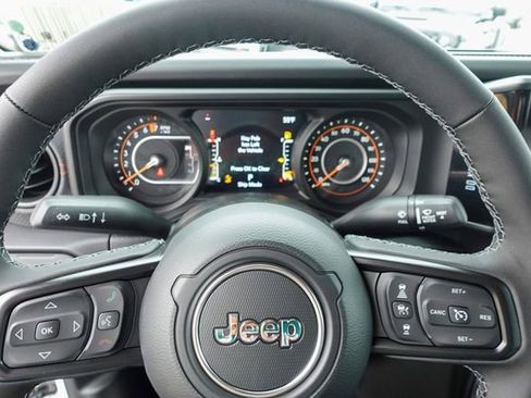 New 2026 Jeep Gladiator Rubicon AWD/4WD image 17