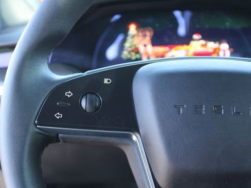 Used 2023 Tesla Model X Plaid image 17