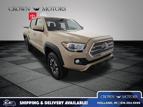 Used 2017 Toyota Tacoma TRD Off-Road image 1