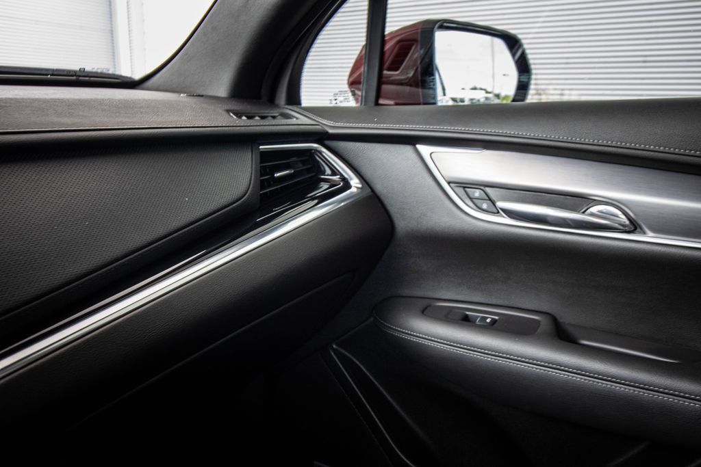 Used 2023 Cadillac XT6 Luxury FWD image 30