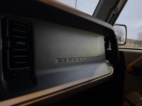 Used 2023 Ford Bronco Outer Banks image 6