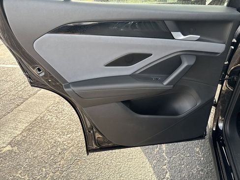 New 2026 Volkswagen Tiguan SE image 23