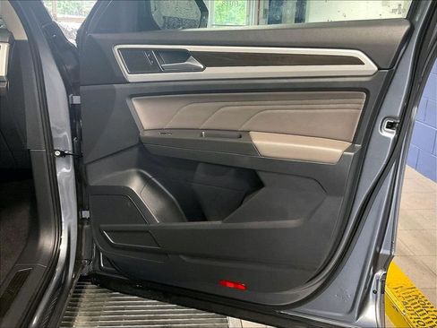 Used 2023 Volkswagen Atlas SE w/ Black Wheel Package AWD/4WD image 12