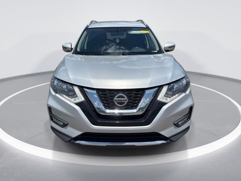 Used 2018 Nissan Rogue SV FWD image 2