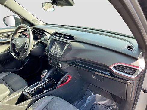 Used 2023 Chevrolet TrailBlazer RS image 27