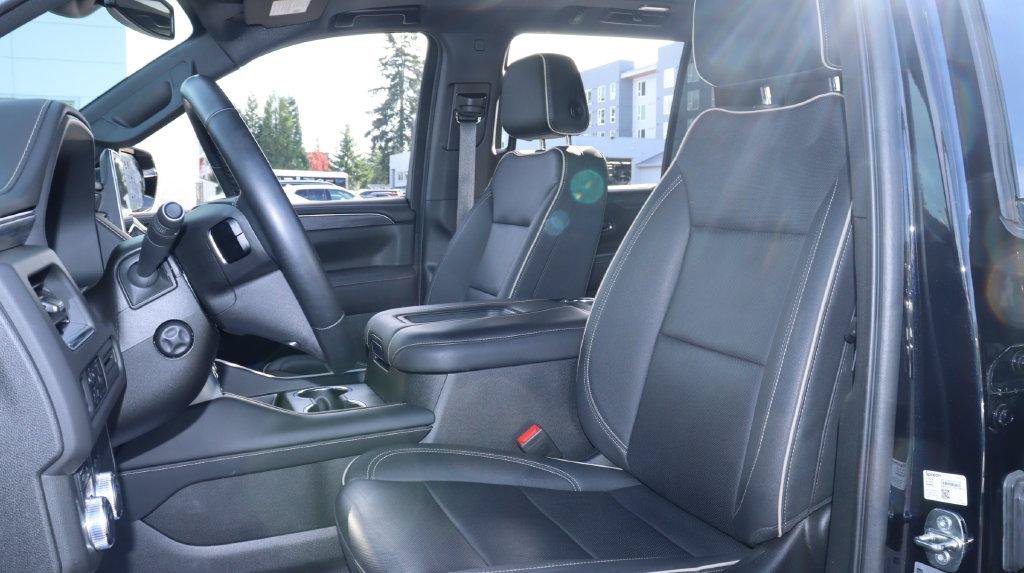 Used 2023 GMC Yukon SLT w/ SLT Premium Package AWD/4WD image 22