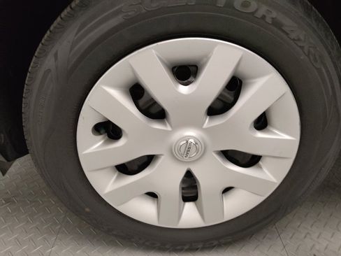 Used 2020 Nissan Rogue Sport S image 31