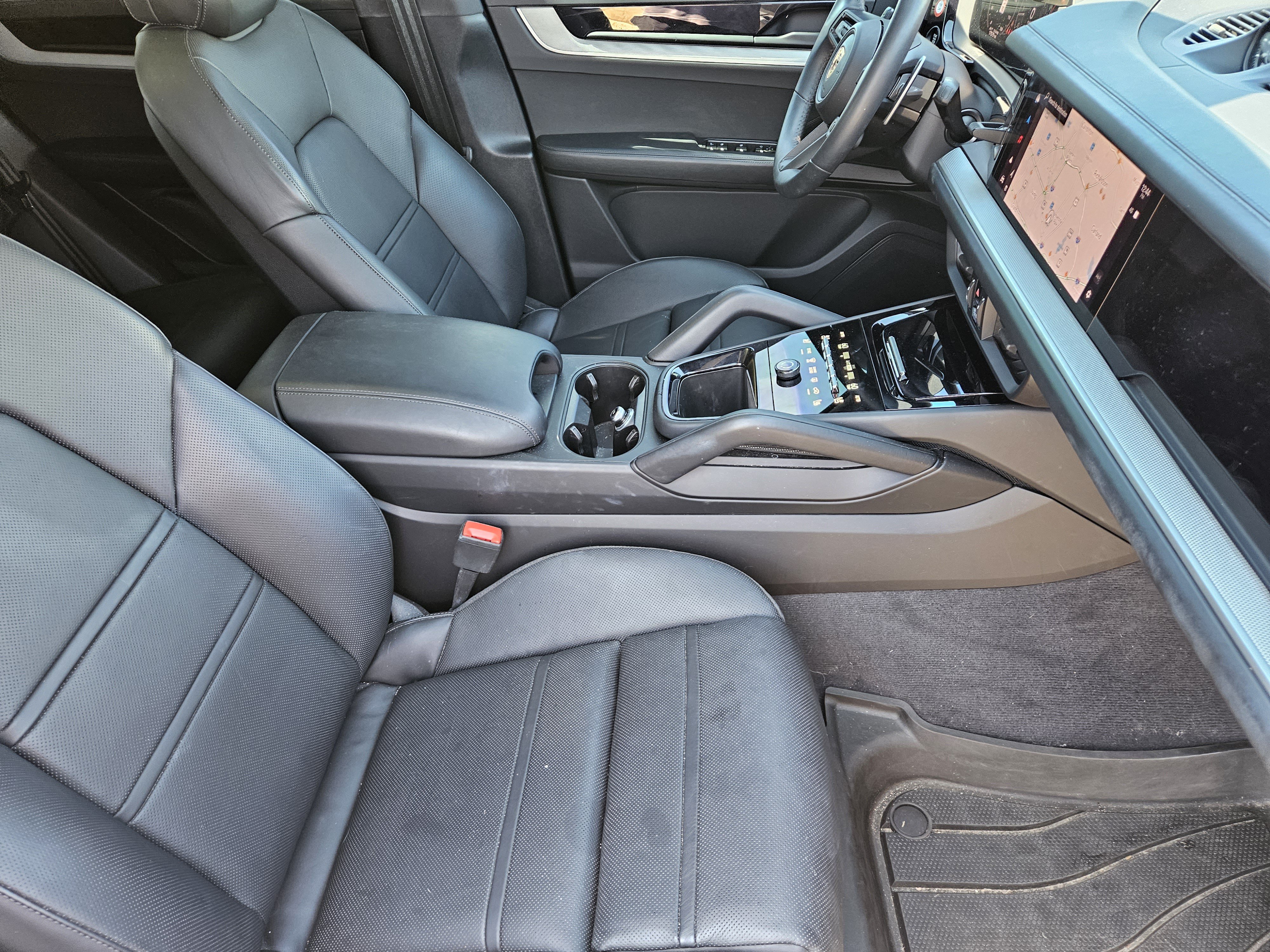 Certified 2025 Porsche Cayenne S AWD/4WD image 15