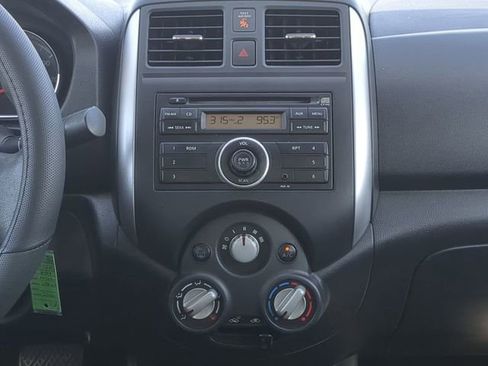 Used 2014 Nissan Versa SV image 15