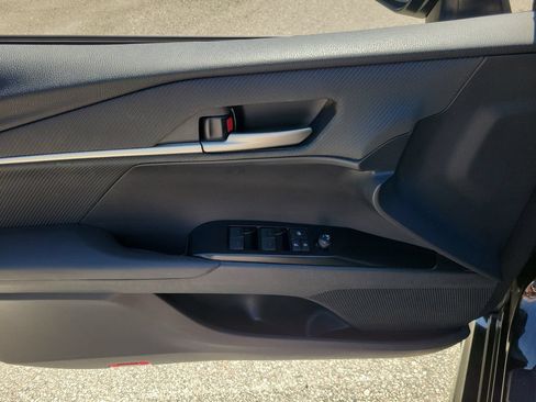 Used 2025 Toyota Camry SE FWD image 14