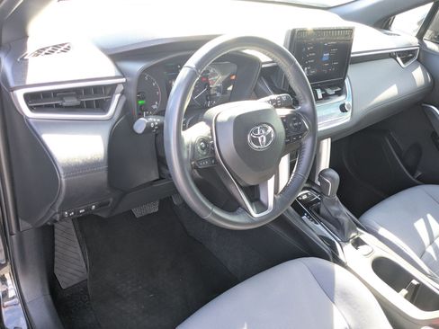 Used 2023 Toyota Corolla Cross AWD Hybrid image 16