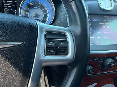 Used 2014 Chrysler 300 RWD image 45