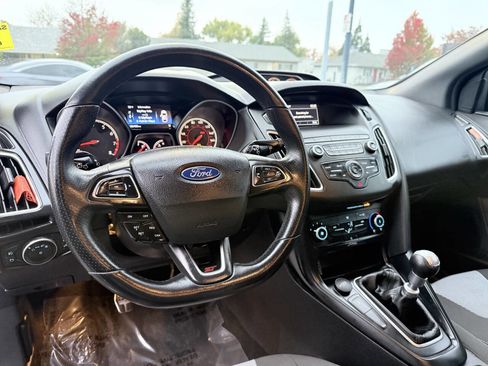 Used 2018 Ford Focus ST image 15