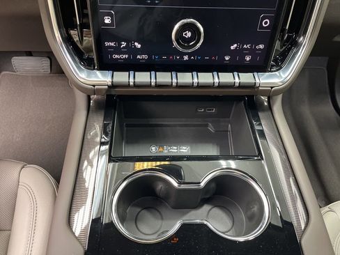 New 2026 GMC Yukon XL Elevation RWD image 18