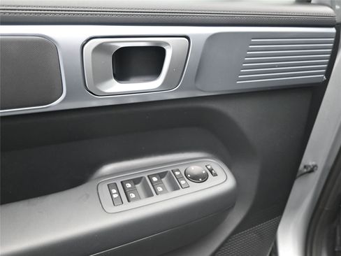 New 2026 Hyundai Santa Fe SE image 8