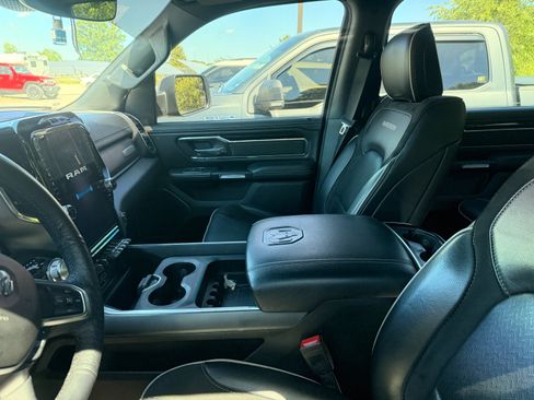 Used 2021 RAM 1500 Laramie w/ Sport Appearance Package AWD/4WD image 15