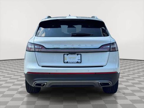 Used 2022 Lincoln Nautilus Reserve AWD/4WD image 6