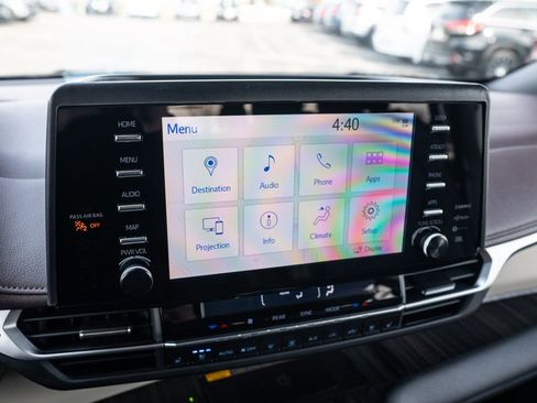 Used 2021 Toyota Sienna Platinum image 30