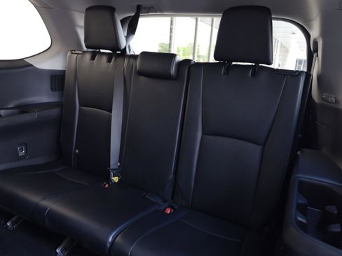 Used 2025 Toyota Grand Highlander AWD image 23