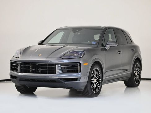 Used 2024 Porsche Cayenne AWD/4WD image 1