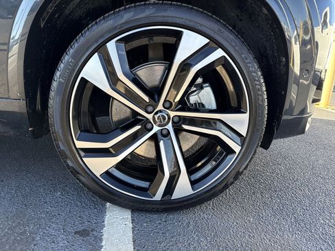 Used 2022 Volvo XC90 T8 R-Design w/ Advanced Package image 13
