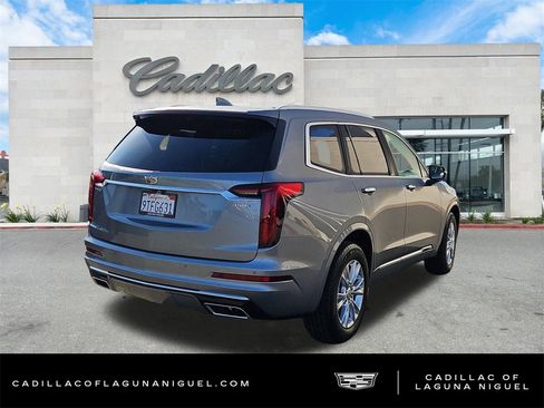 Used 2025 Cadillac XT6 Luxury image 4