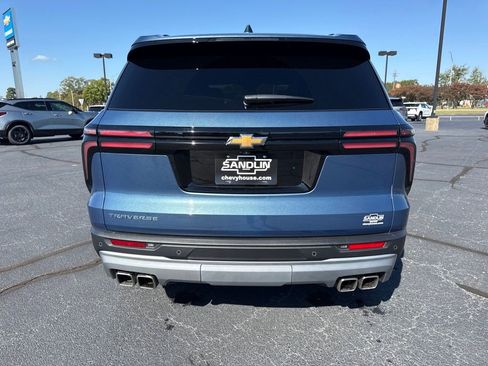 Used 2025 Chevrolet Traverse LT w/ Enhanced Driving Package image 8