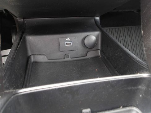 Used 2019 Ford Fusion S FWD image 12