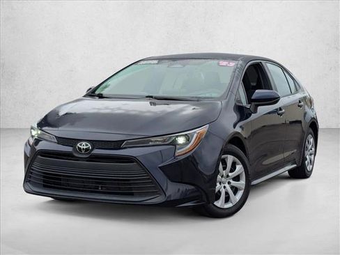 Used 2023 Toyota Corolla LE image 1