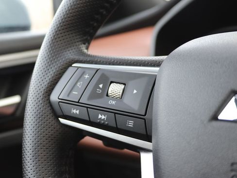 New 2026 Mitsubishi Outlander SEL image 9