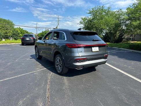 Used 2025 Audi Q5 Premium Plus w/ Premium Plus AWD/4WD image 5