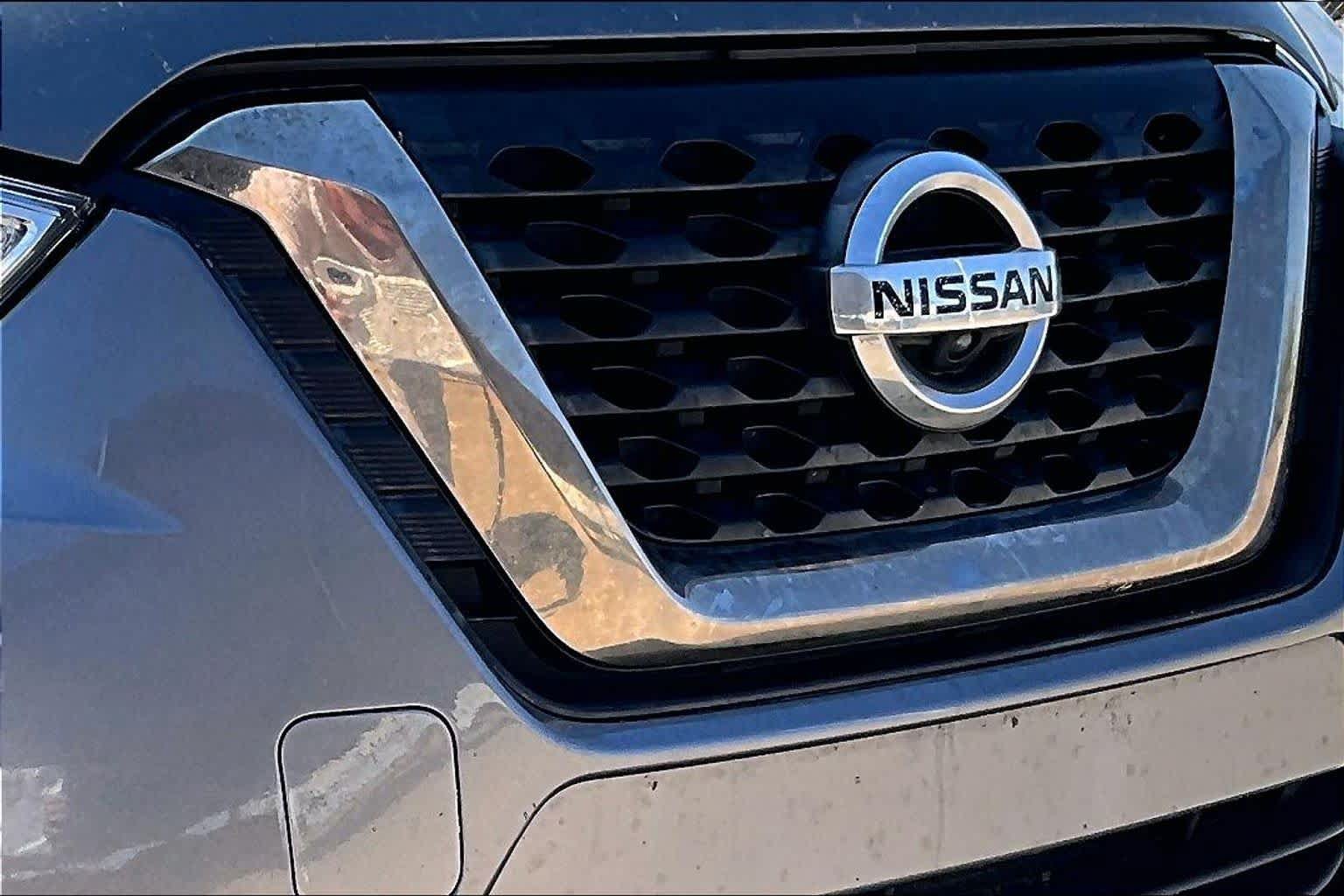 Used 2018 Nissan Kicks SR w/ Exterior Package FWD image 26