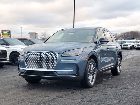 New 2026 Lincoln Corsair Premiere image 2