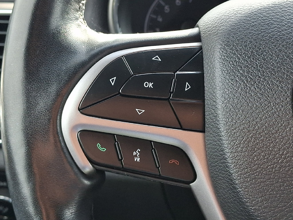 Used 2021 Jeep Grand Cherokee Limited AWD/4WD image 25